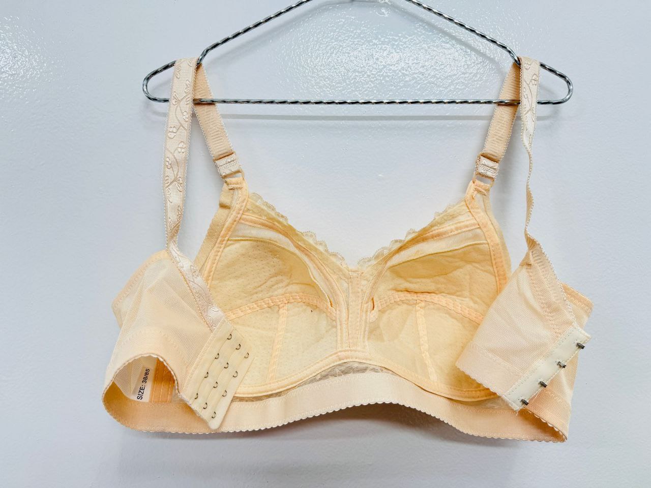 Padless and wireless light weight Bra Floral Mesh