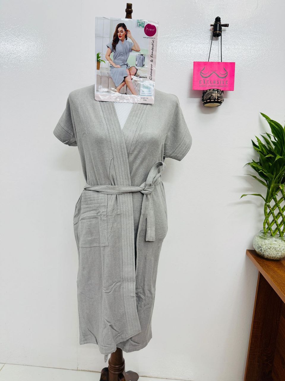 Quick Dry Comfort: The Absorbent Bath Robe for Effortless Drying. Princess Brand